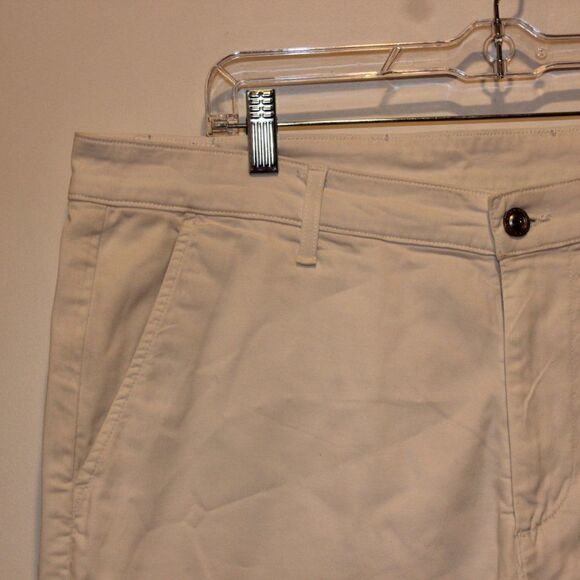Ag Adriano Goldschmied White High Rise Chino Shorts Men's Size 36R - Picture 3 of 12